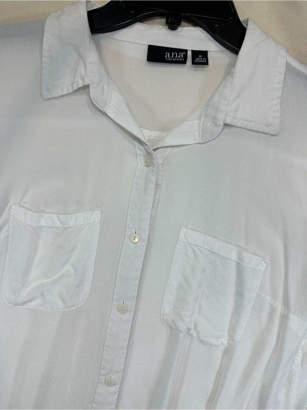 a.n.a White Casual Button-Down Shirt with Chest Pockets